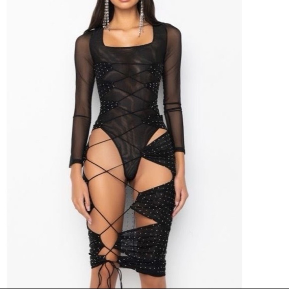 TOO HOT TO CARE MIDI LACE UP DRESS
